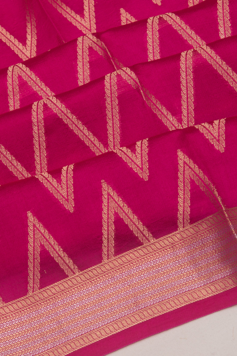 Poona Silk Zig Zag Lines pink Saree