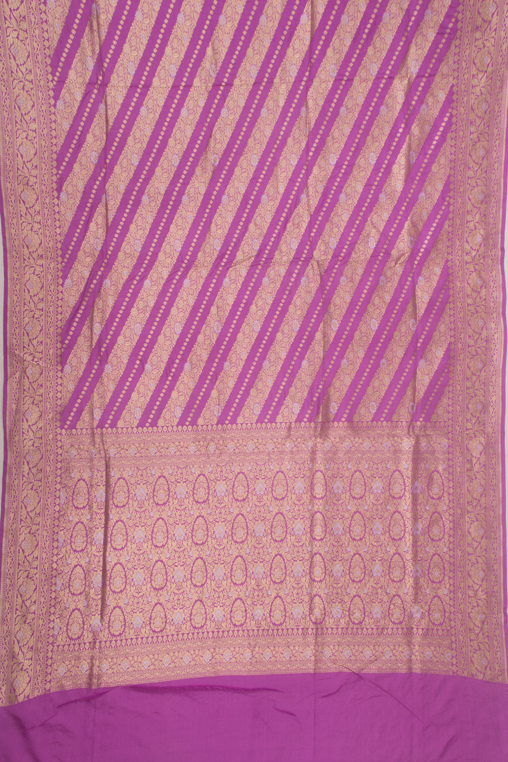 Banarasi Silk Diagonal Lines Lavender Saree