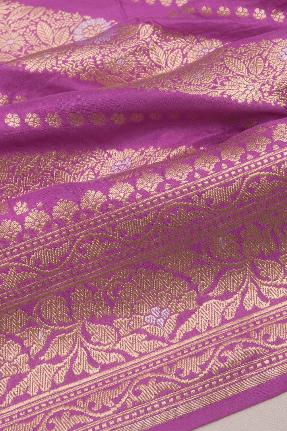 Banarasi Silk Diagonal Lines Lavender Saree