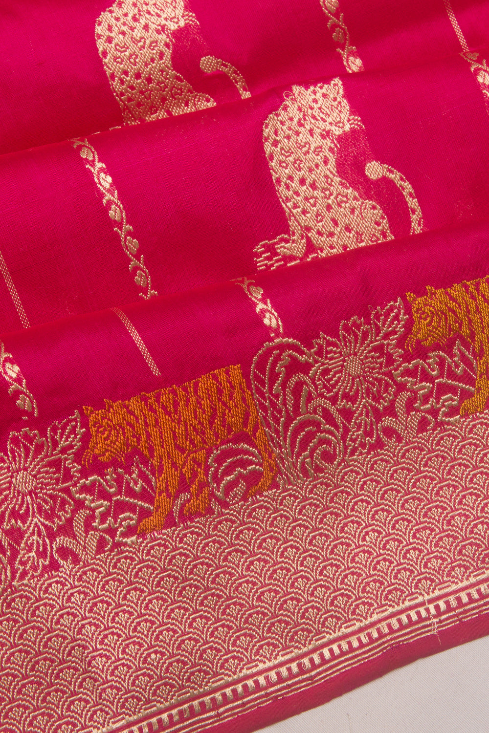 Banarasi Silk Vertical Lines And Butta Pink Saree