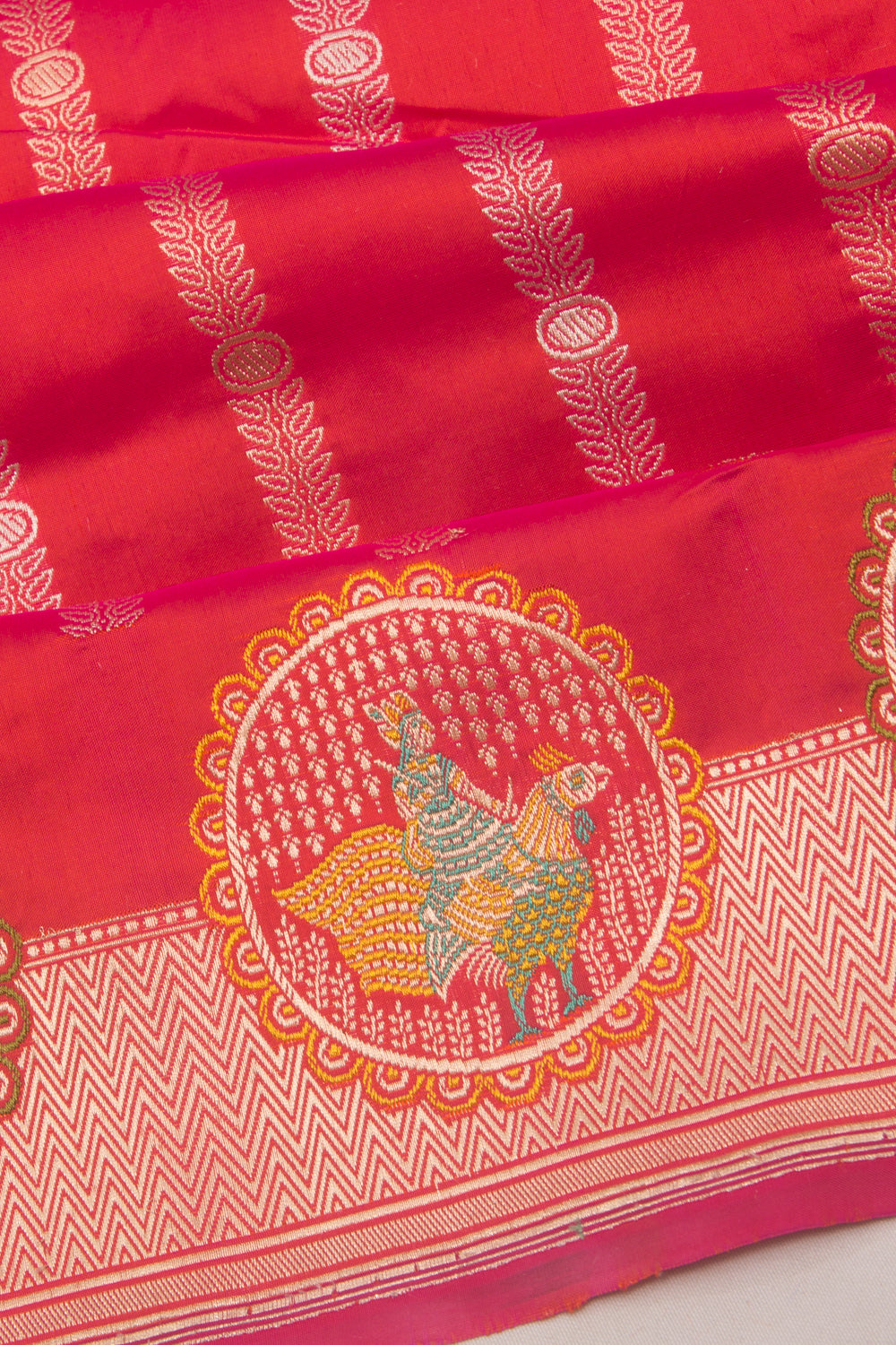 Banarasi Silk Vertical Lines Dual Tone Pink And Orange Saree