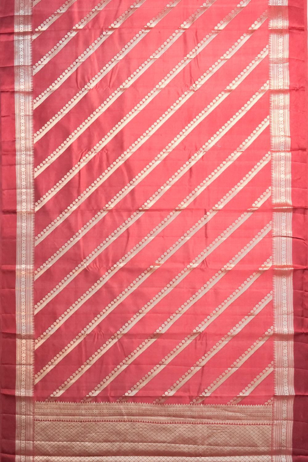 Banarasi Katan Silk Diagonal Lines Red Saree