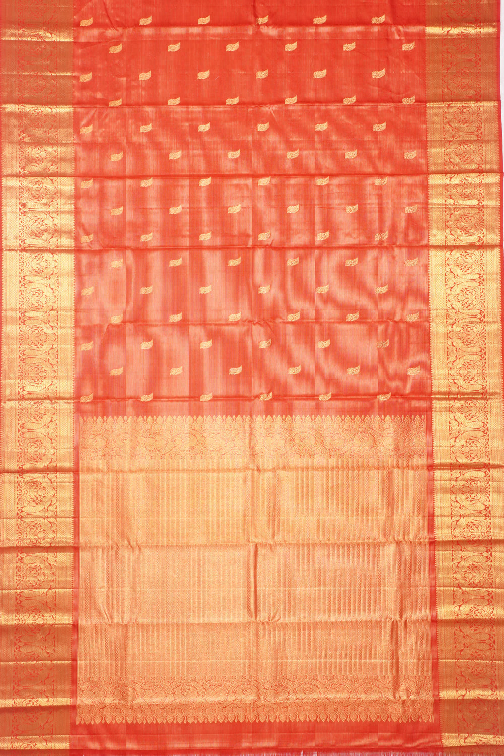 Kanchipuram SIlk Oosi Lines And Butta Red Saree
