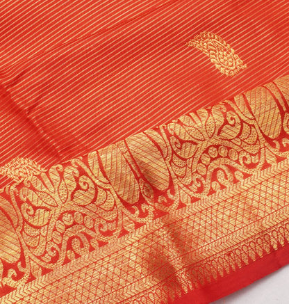 Kanchipuram SIlk Oosi Lines And Butta Red Saree