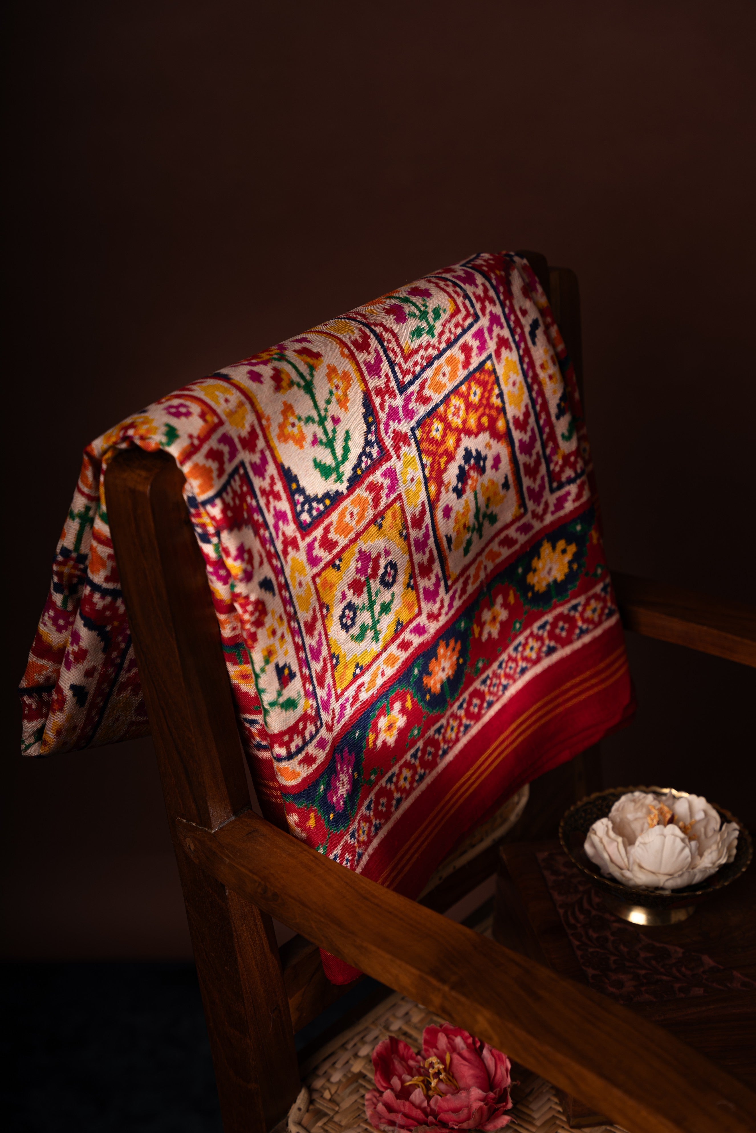 Patan Patola Silk Double Ikat Jharokha Cream Saree