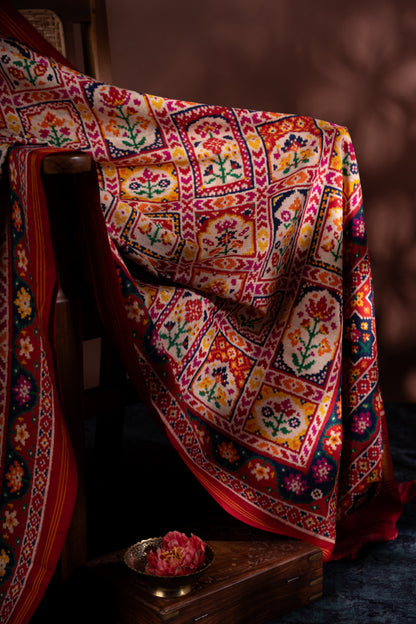 Patan Patola Silk Double Ikat Jharokha Cream Saree