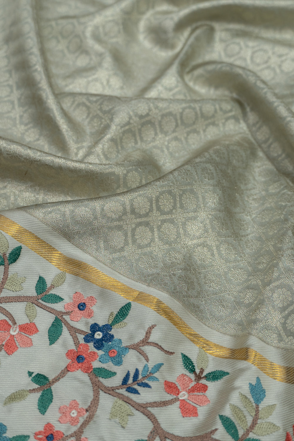 Kanchipuram Silk Tissue Criss Cross Checks And Butta Off White Saree With Embroidery Border