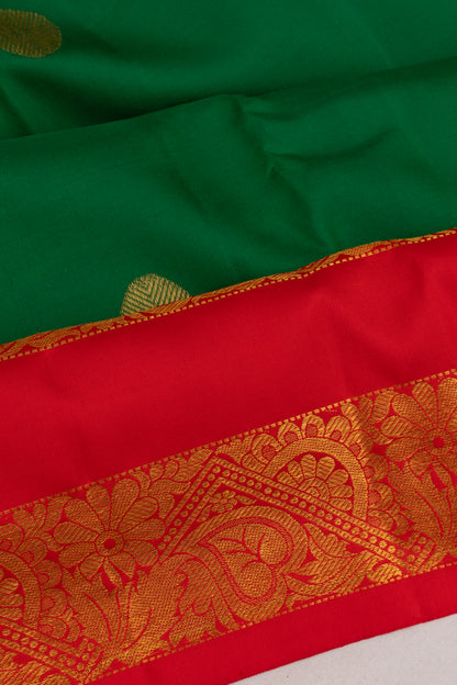 Kanchipuram Silk Butta Bottle Green Saree With Ganga Jamuna