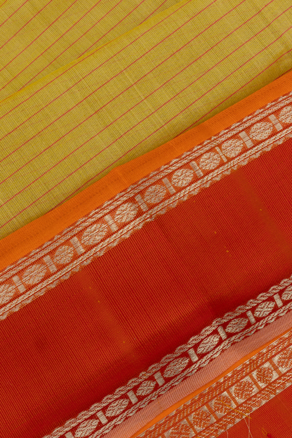Gadwal Cotton And Silk Horizontal Lines Mehendi Green Saree