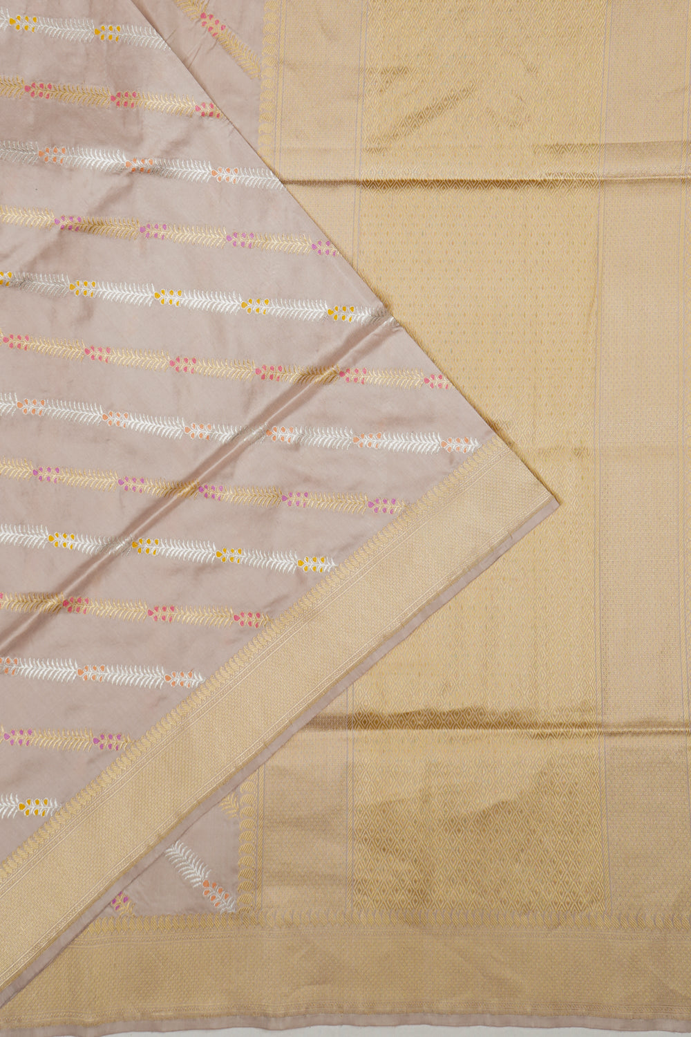 Banarasi Silk Kadwa Jaal Cream Saree 1214506303