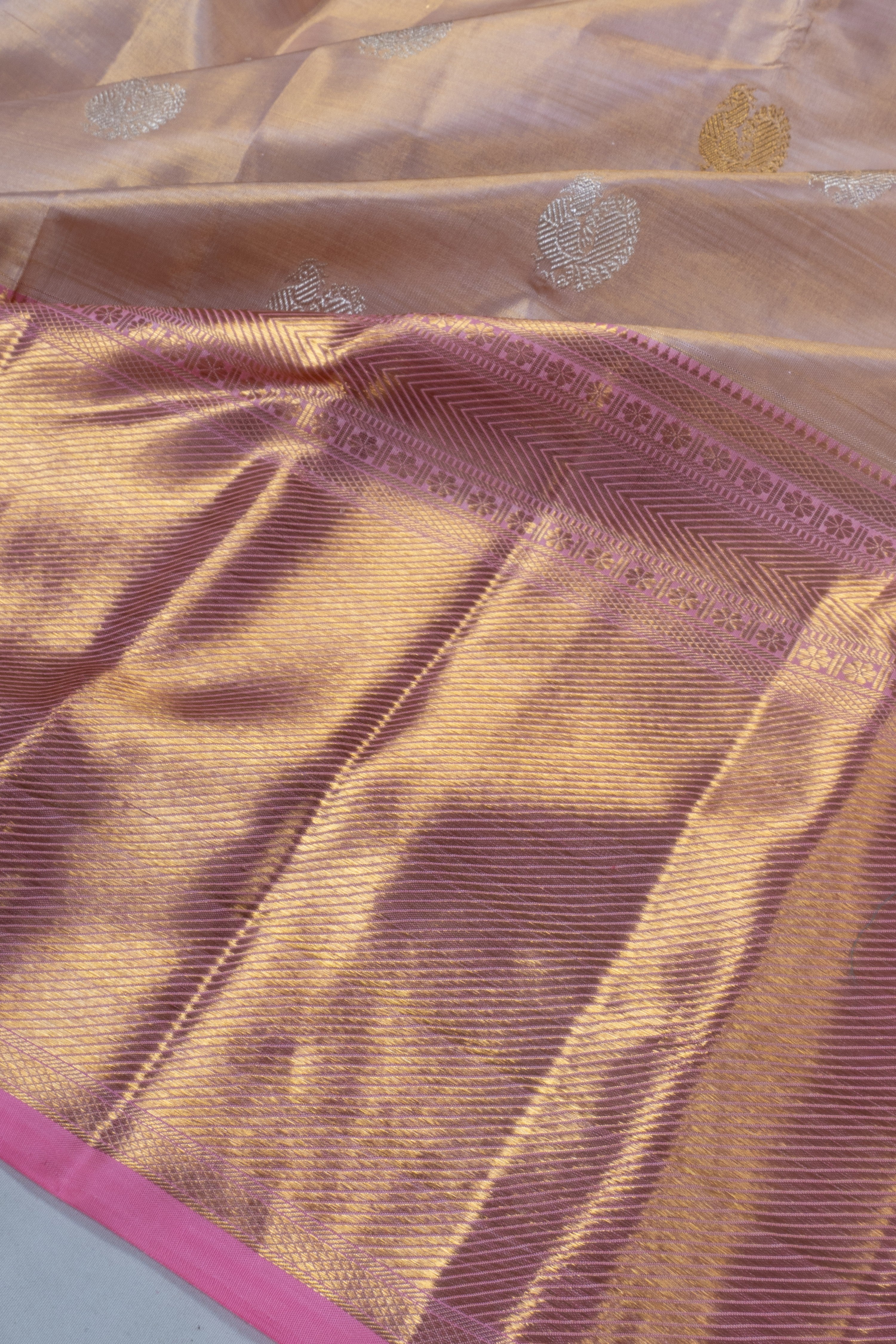 Kanchipuram Silk Tissue Butta Pink Saree