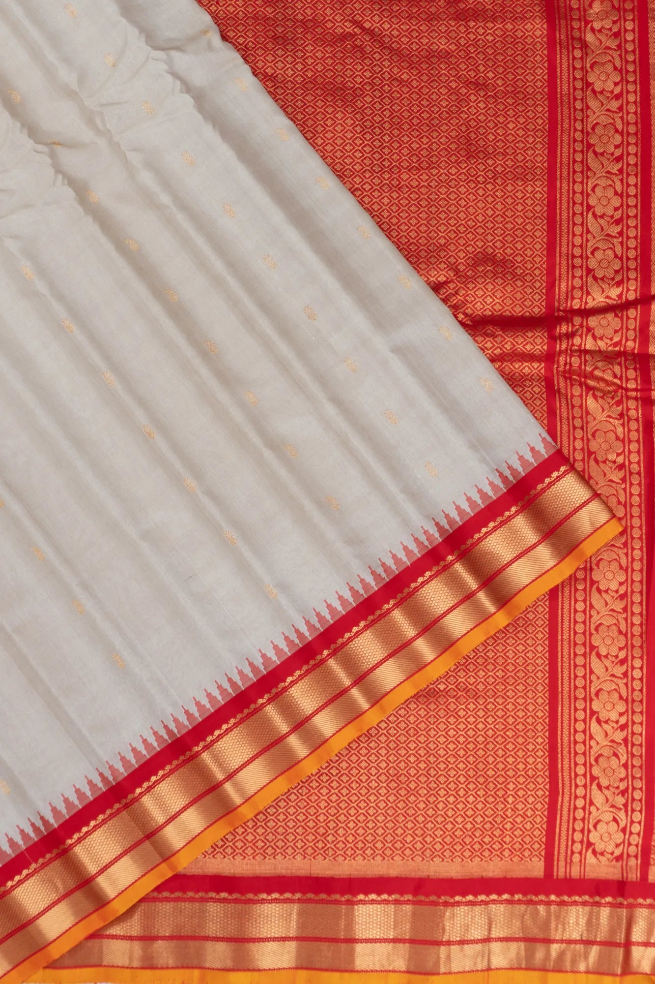Gadwal Silk Butta Beige Saree