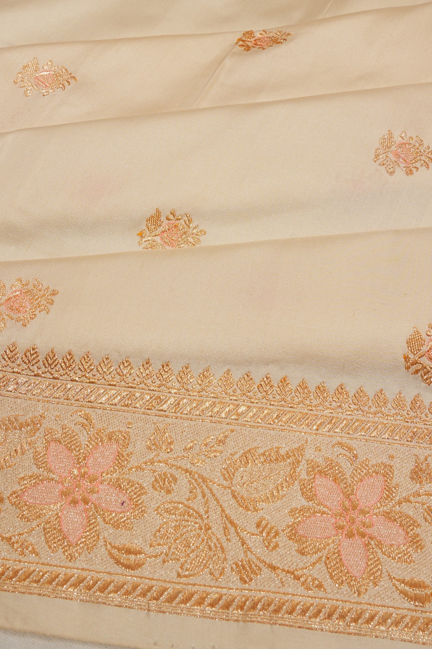Banarasi Silk Kadwa Butta Ivory White Saree
