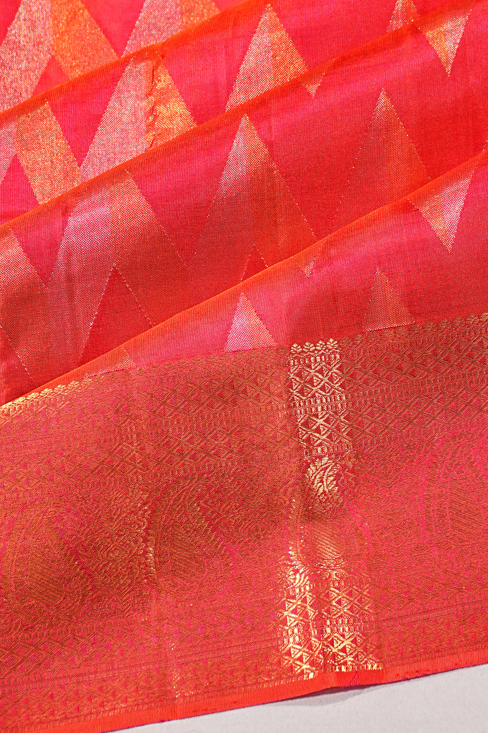 Kanchipuram Silk Zig Zag Lines Dual Tone Red And Pink Saree 1214978251