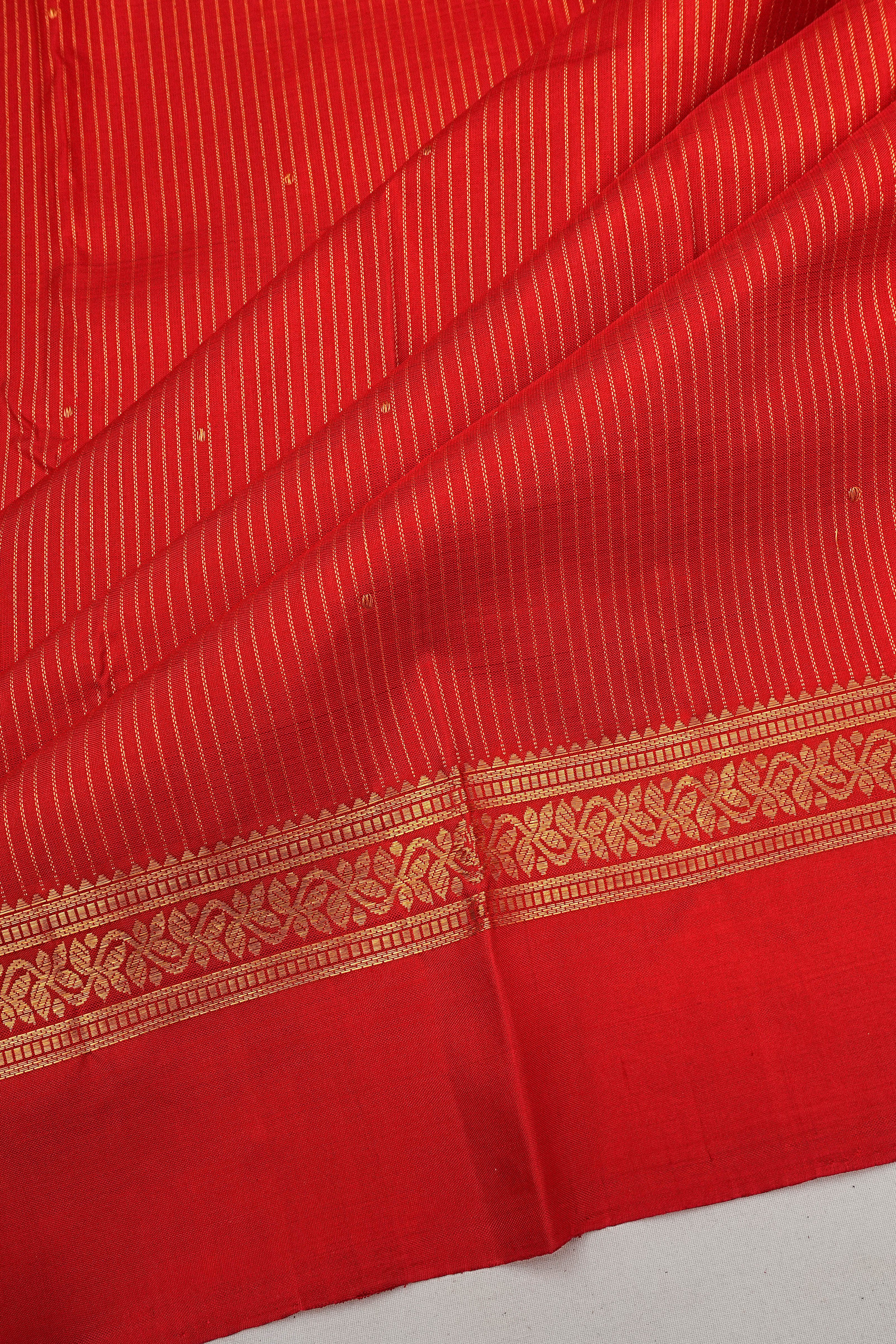 Kanchipuram Silk Vertical Lines And Butta Red Saree 1214981702