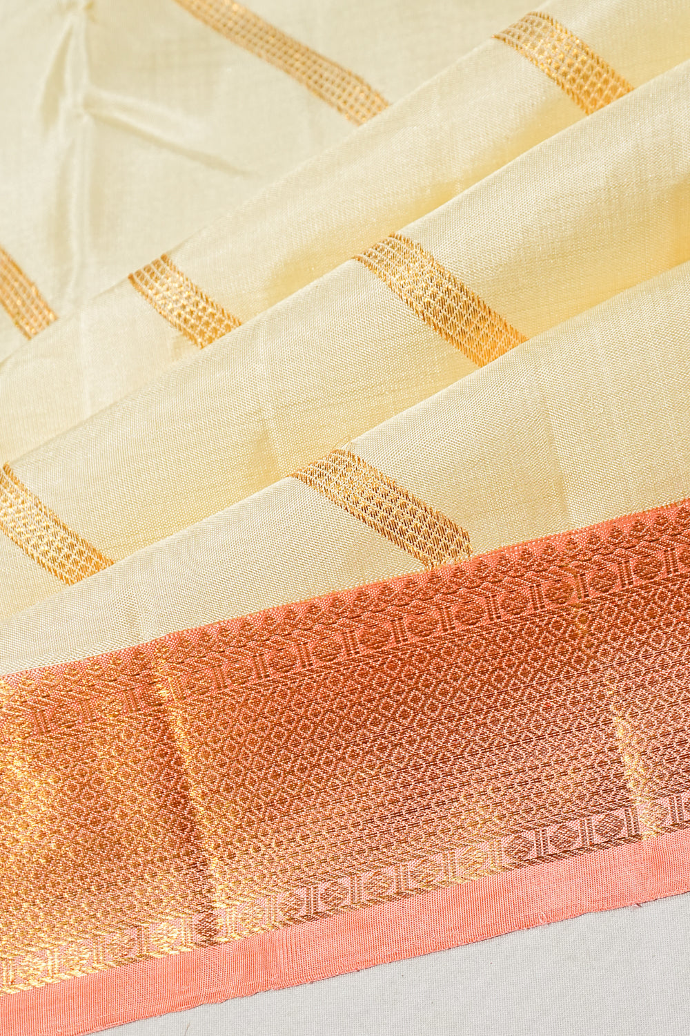 Classic Kanchipuram Silk Diagonal Lines Cream Saree