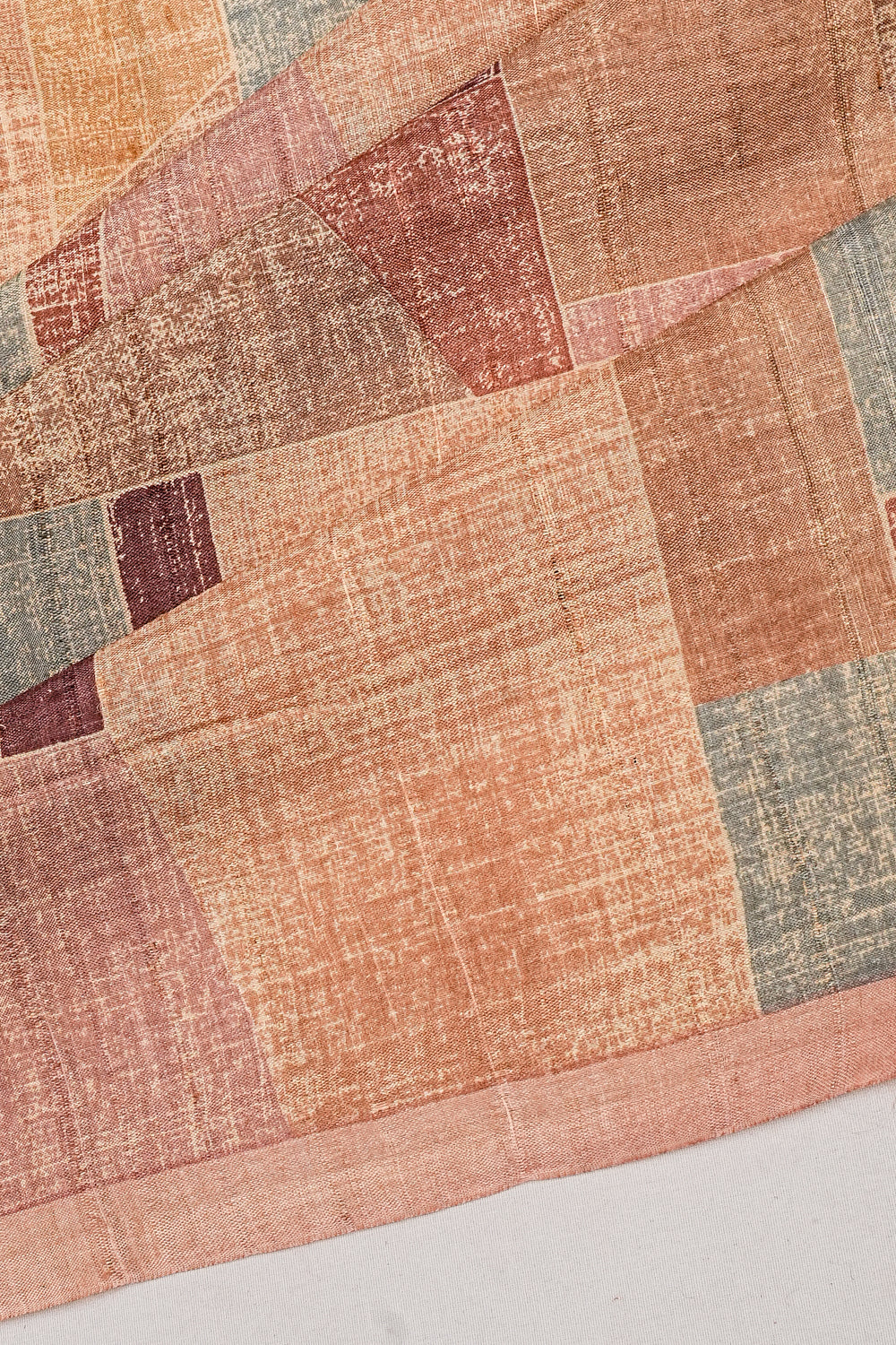 Tussar Geometrical Printed Peach Saree