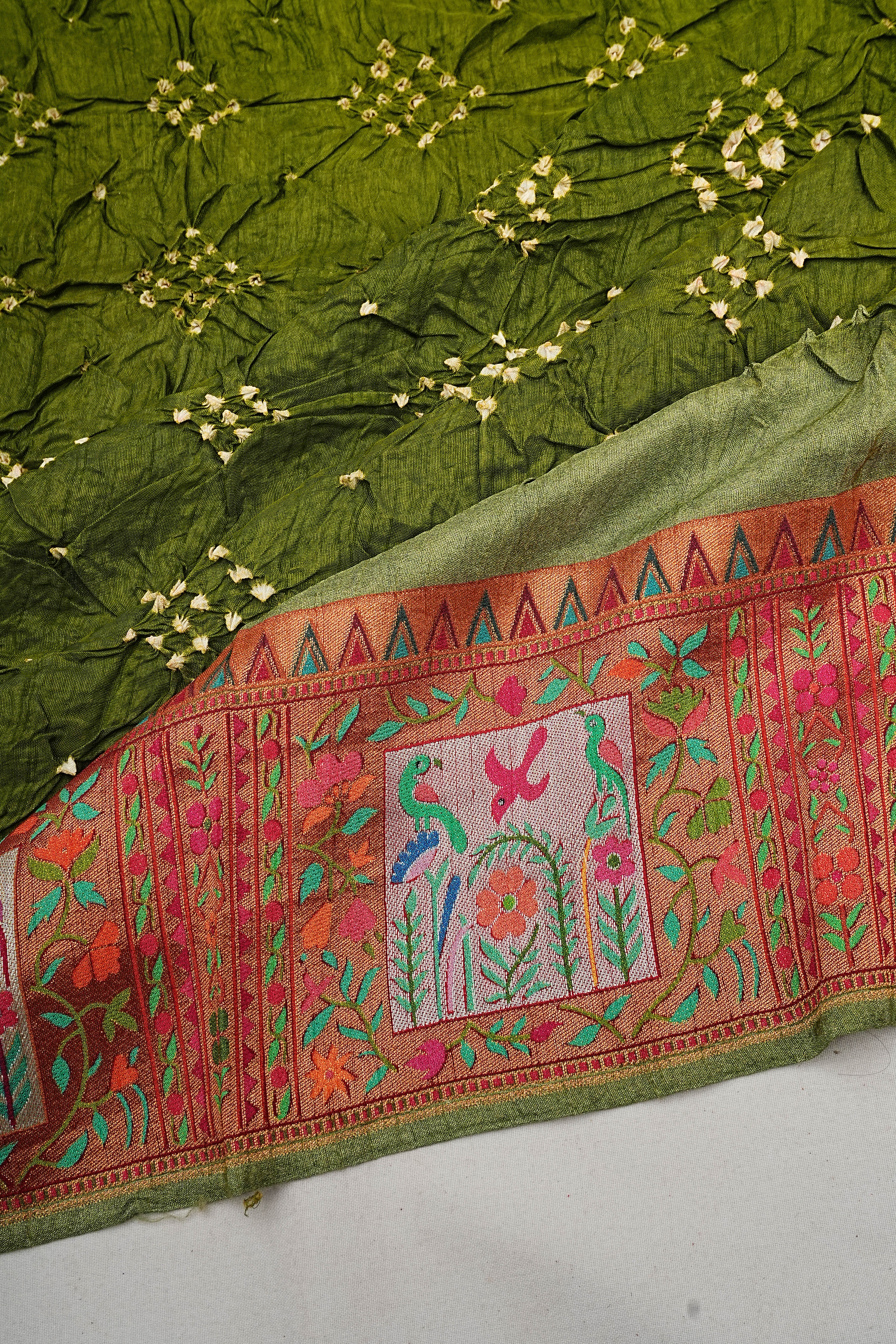 Banarasi Silk Bandhani Green Saree 1215006909