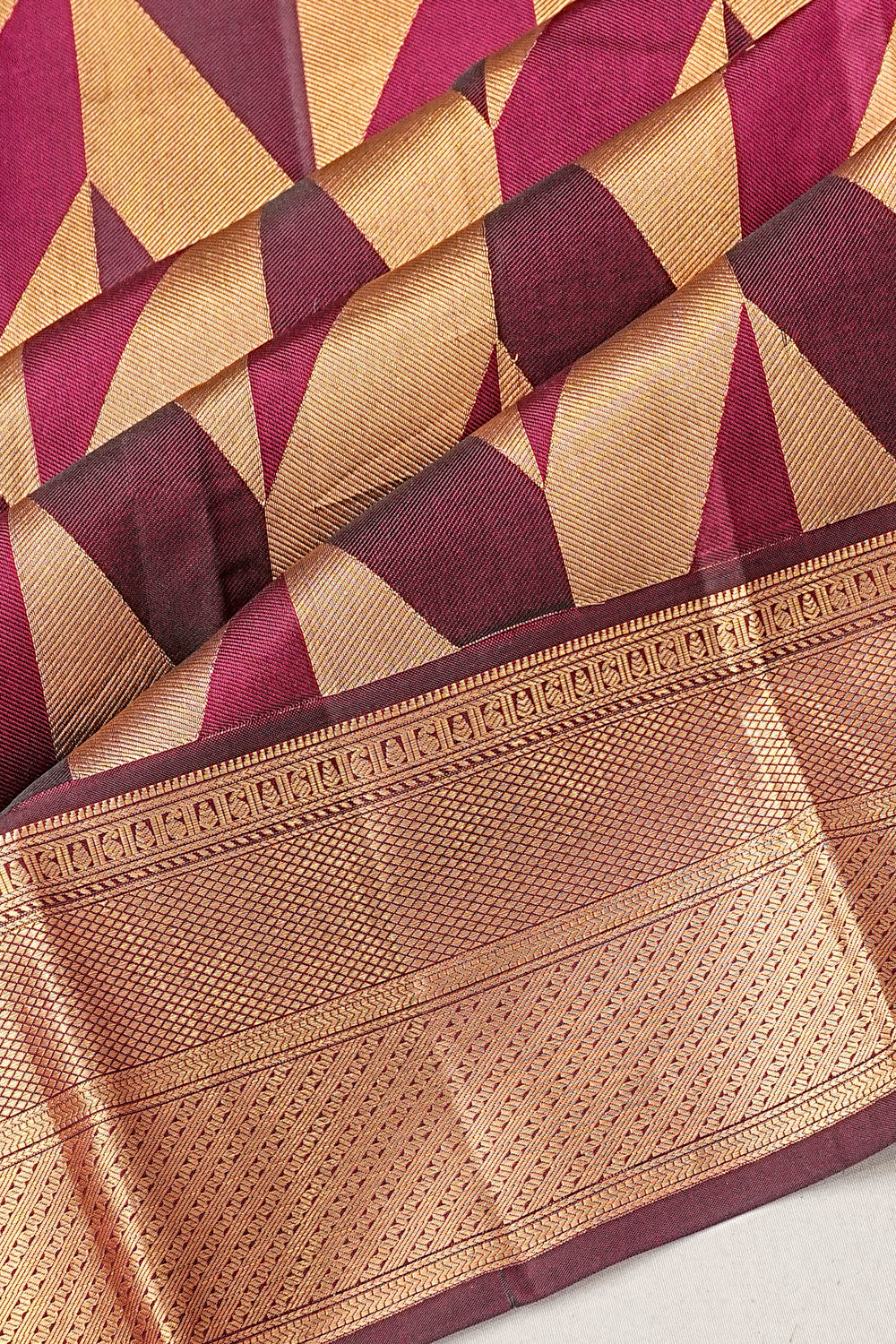 Kanchipuram Silk Geometrical Brocade Purple Saree 1215011777
