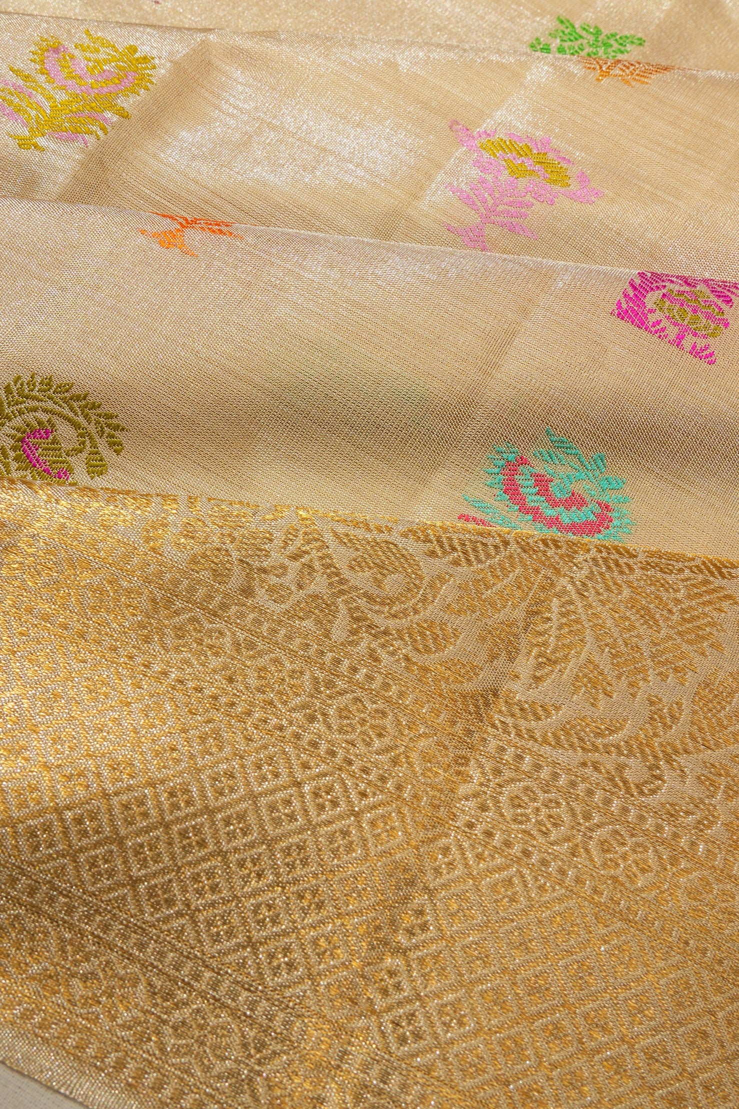 Kanchipuram Silk Tissue Meenakari Butta Gold Saree