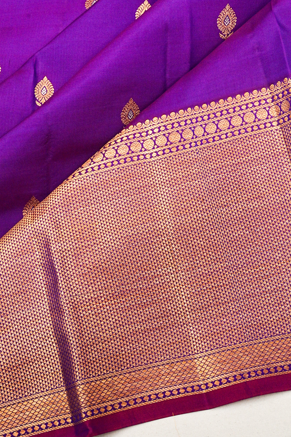 Kanchipuram Silk Butta Violet Saree 1215019275