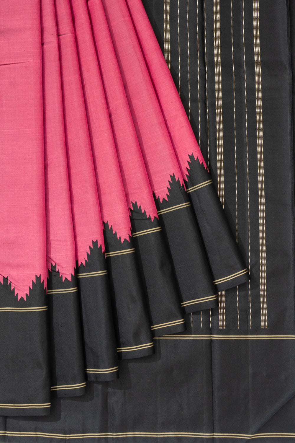 Classic Kanchipuram Silk Plain Pink Saree With Rettai Pettu Border