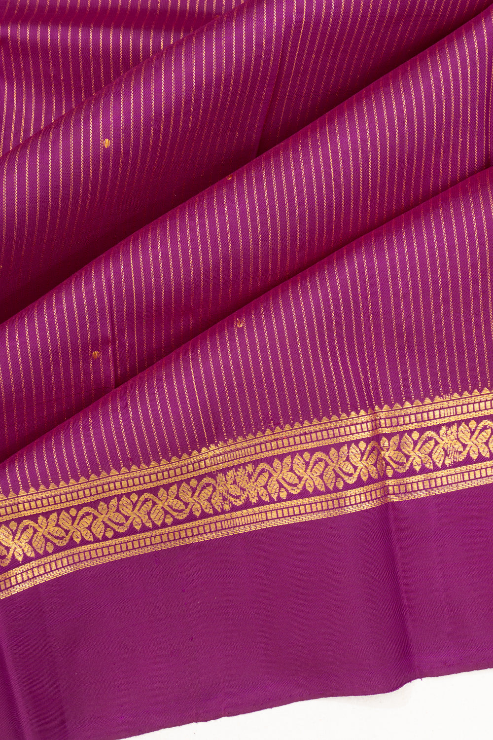 Classic Kanchipuram Silk Vertical Lines And Butta Purple Saree