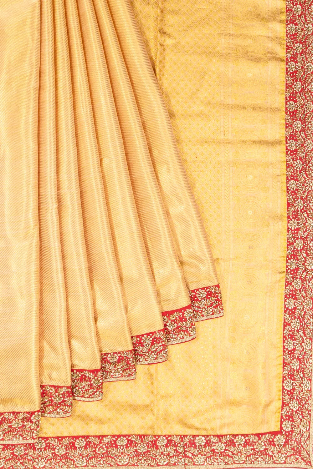 Kanchipuram Silk Tissue Diagonal Lines Gold Saree With Zardosi Border