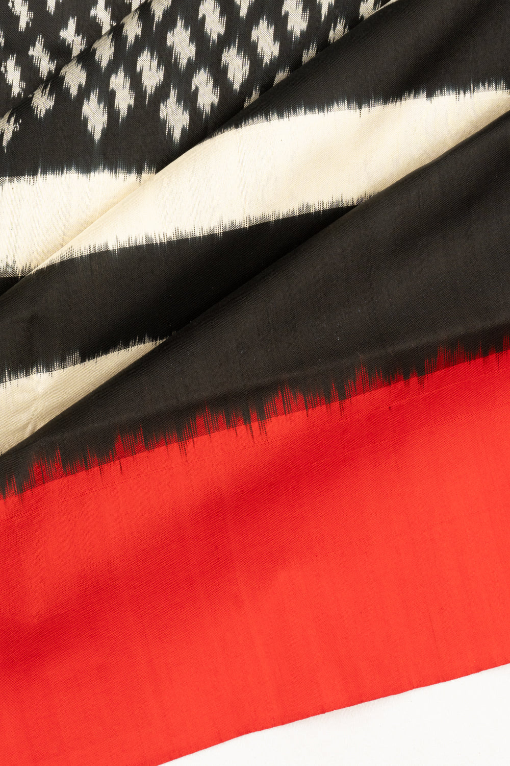 Pochmaplly Silk Geometrical Ikat Black And White Saree