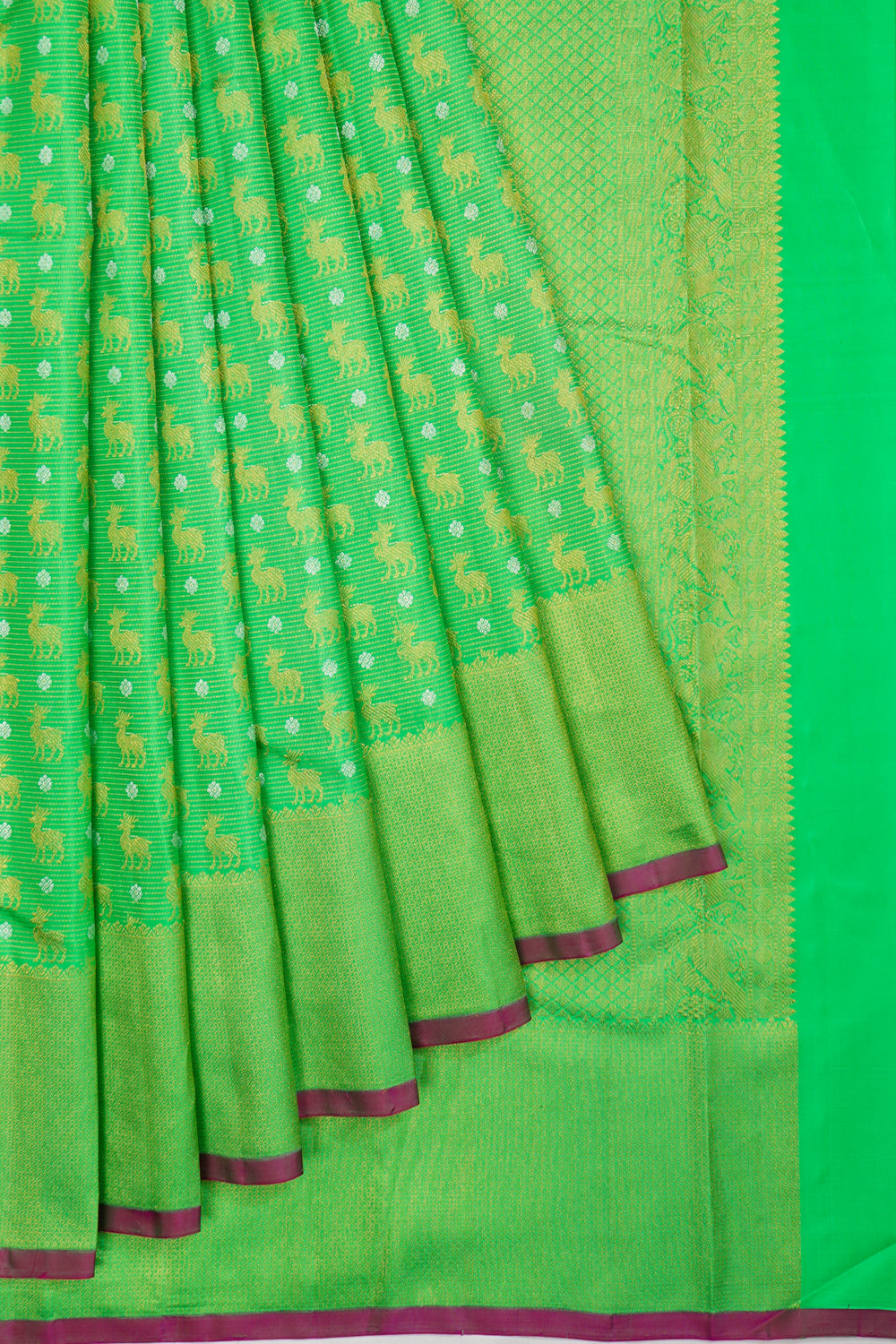 Kanchipuram Silk Oosi Lines And Butta Parrot Green Saree