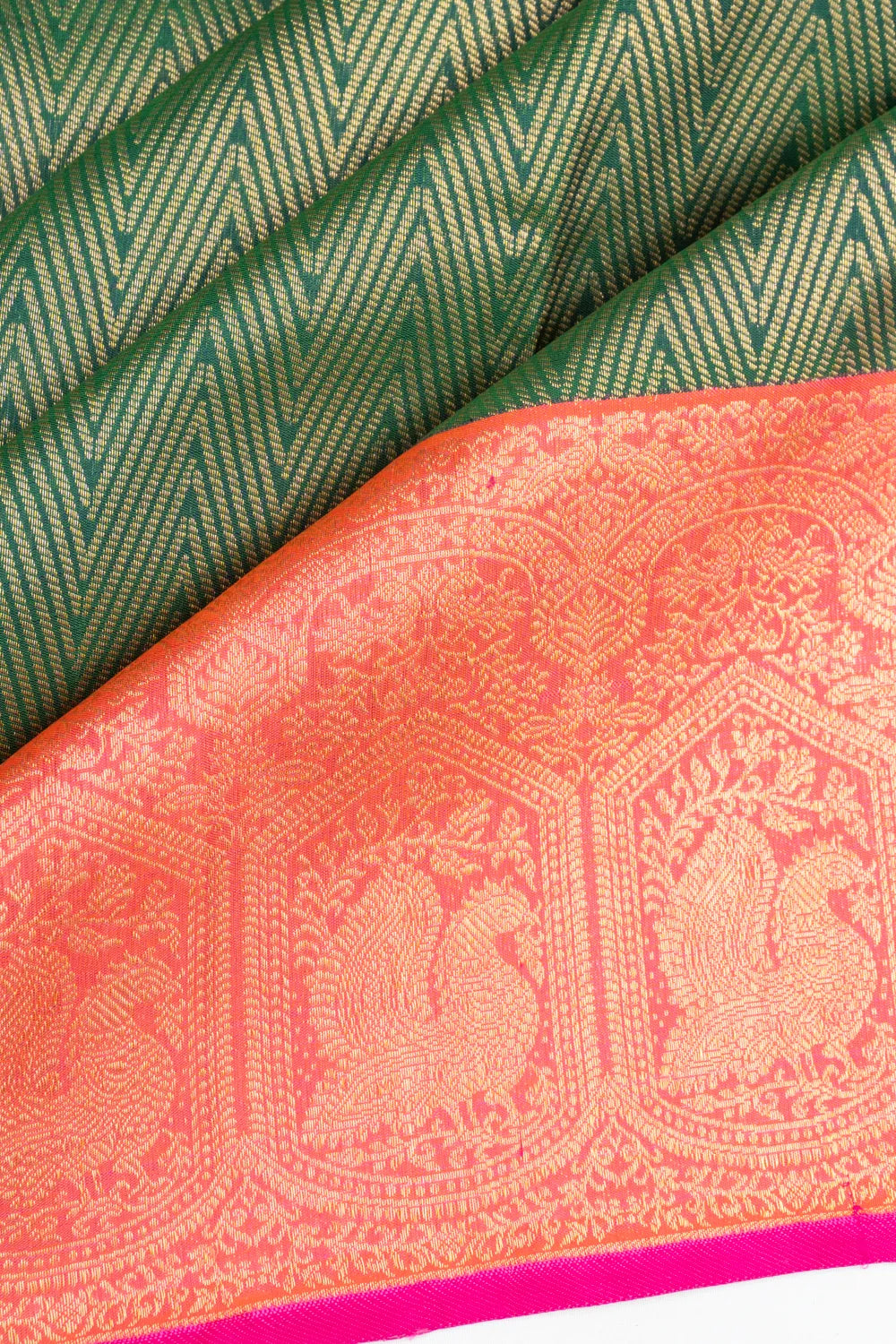 Kanchipuram Silk Zig Zag Lines Bottle Green Saree