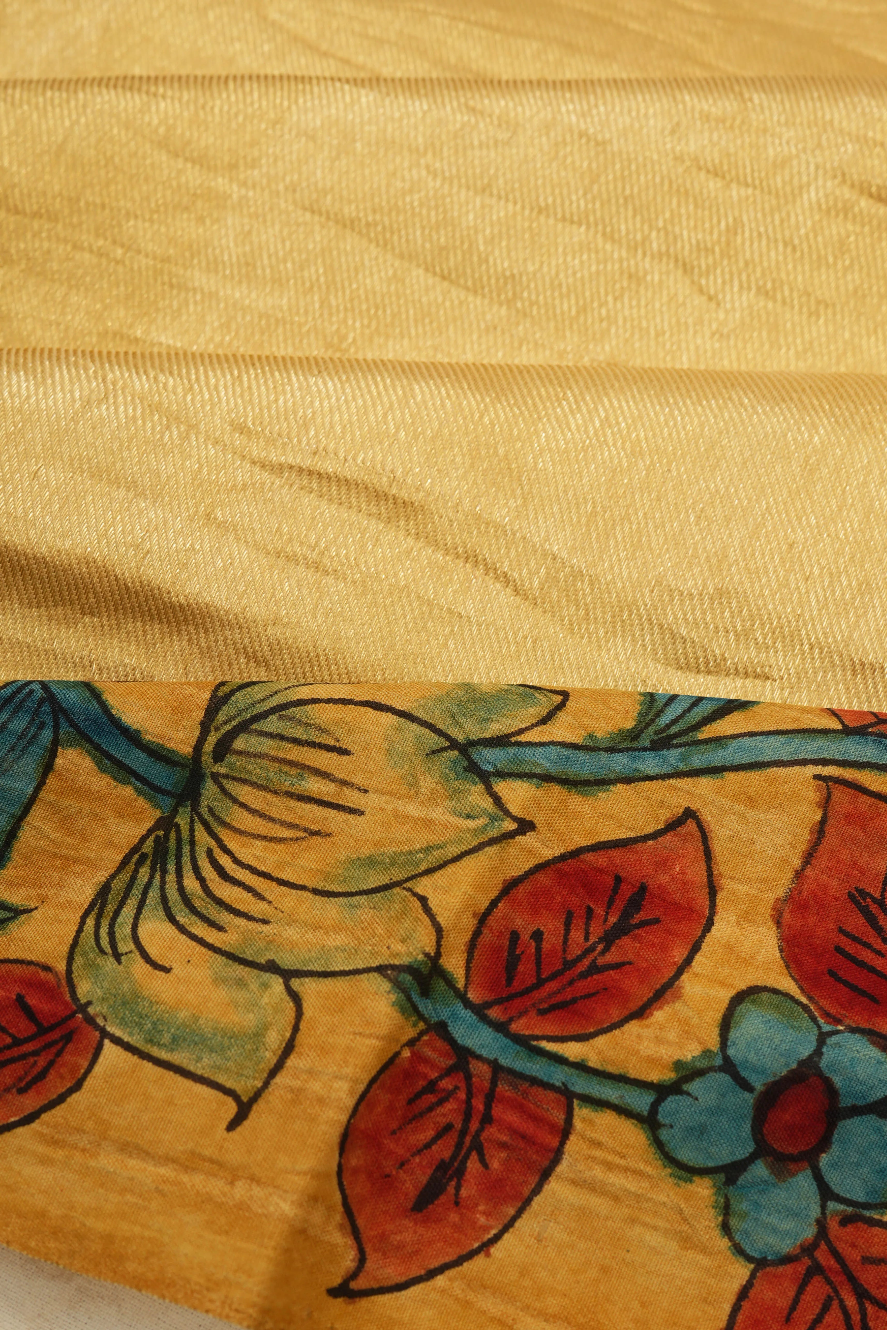 Kanchipuram Silk Tissue Diagonal Lines Cream Saree