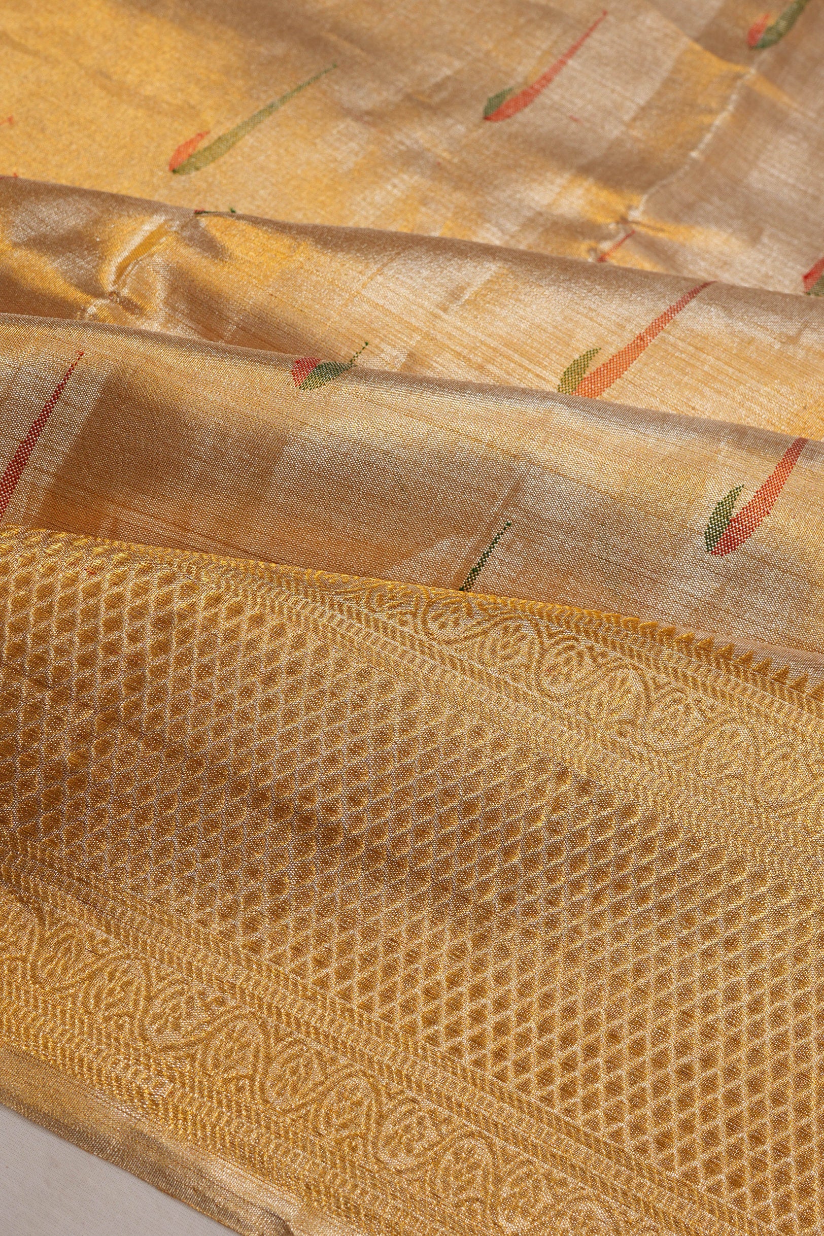 Kanchipuram Silk Tissue Muniya Butta Gold Saree