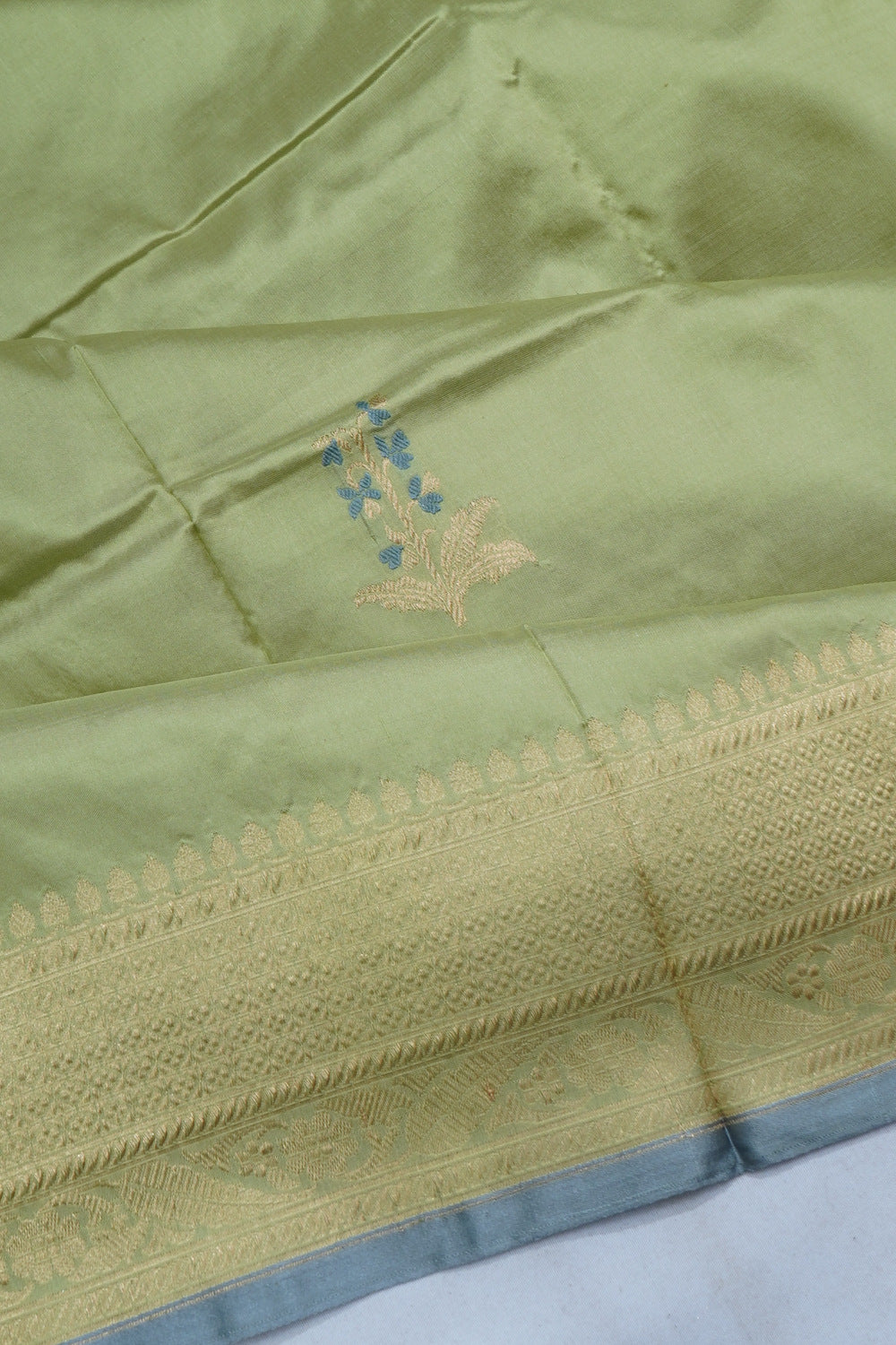 Banarasi Katan Silk Butta Pista Green Saree