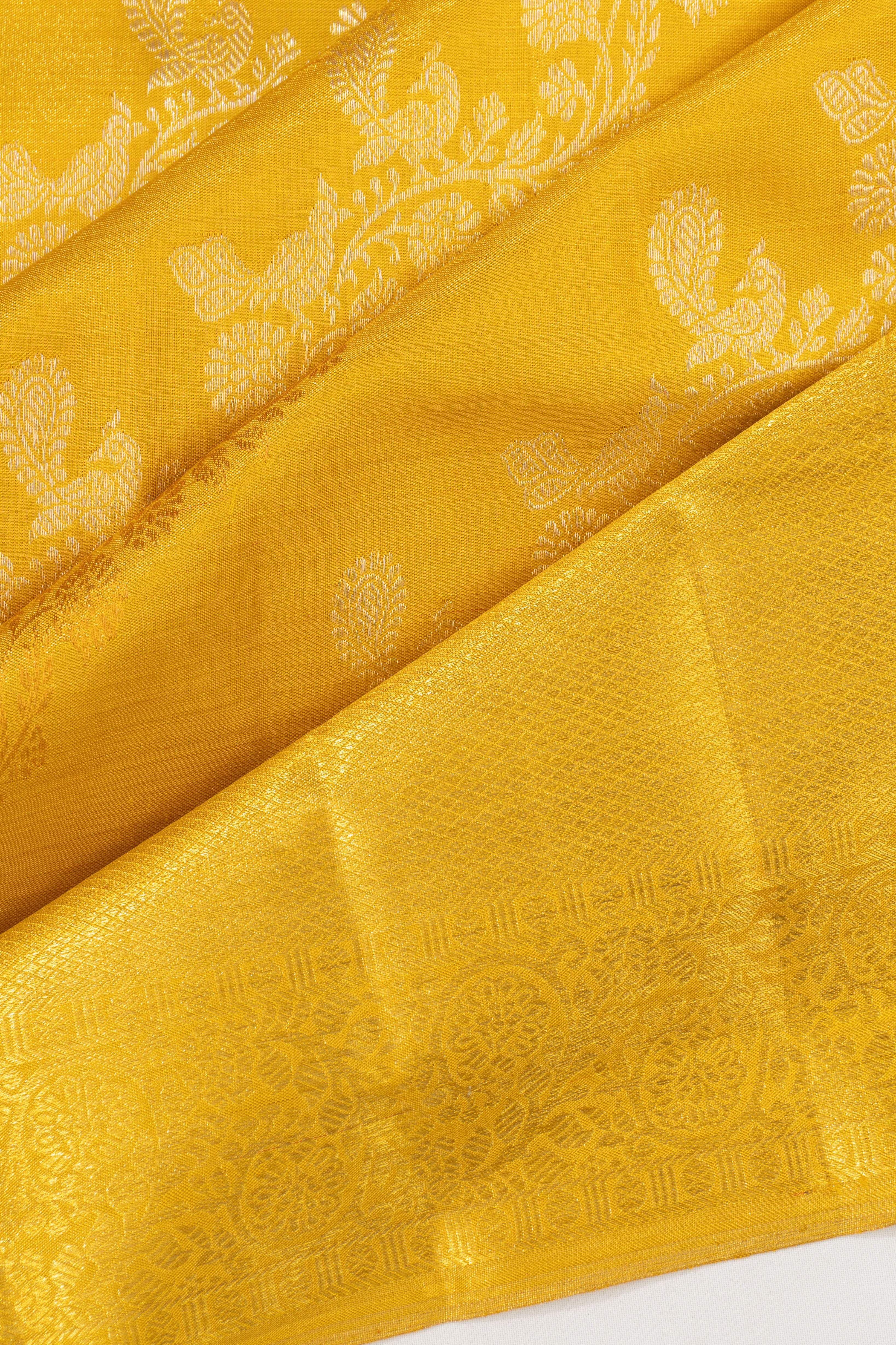Kanchipuram Silk Floral Jaal Gold Saree