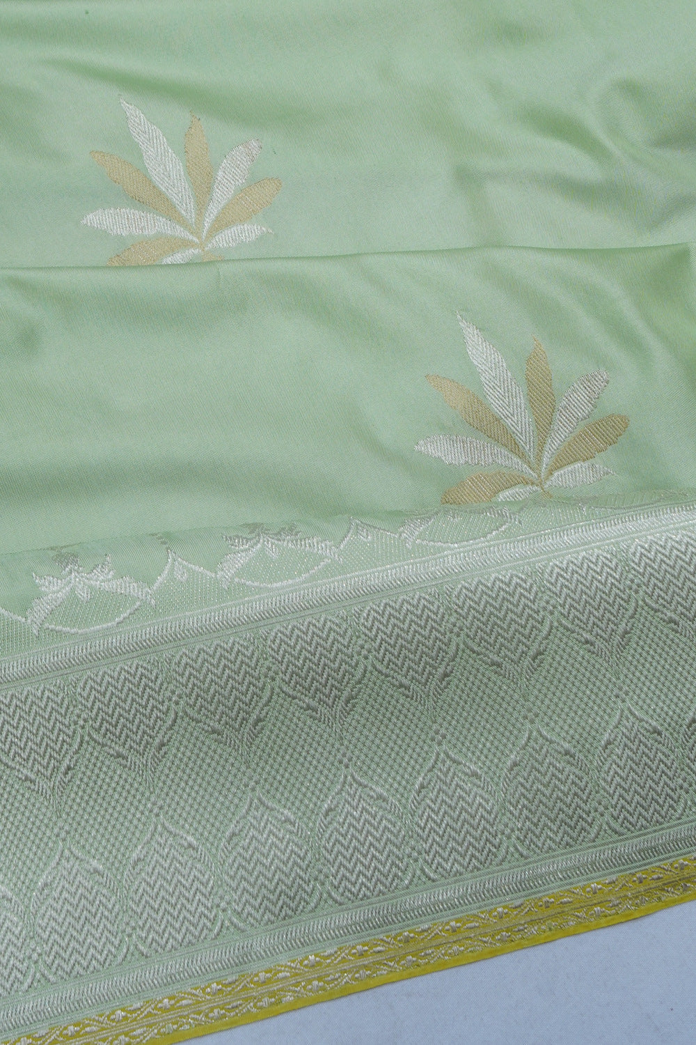 Banarasi Silk Kadwa Butta Pastel Green Saree