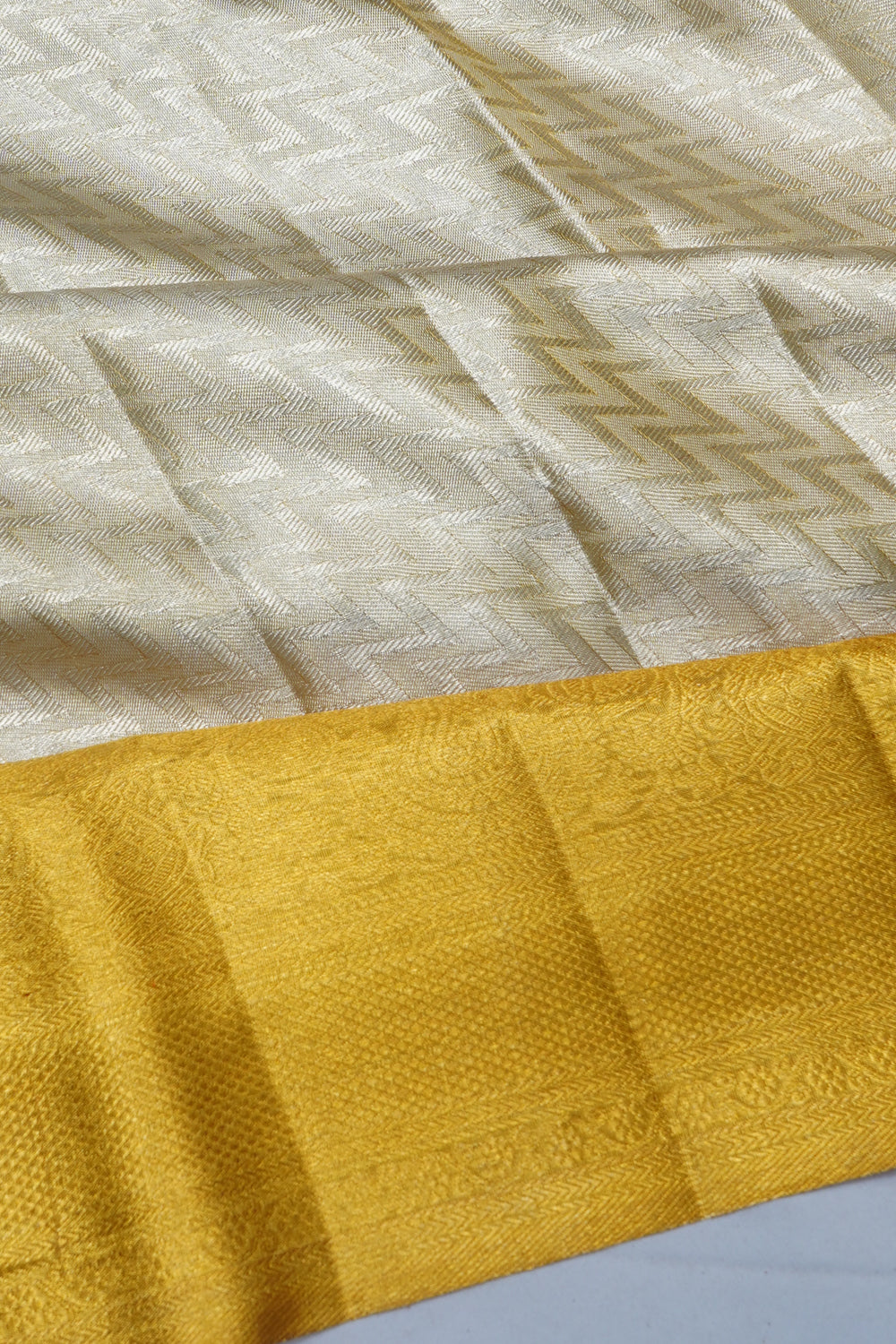 Kanchipuram Silk Tissue Zig Zag Lines Silver Saree