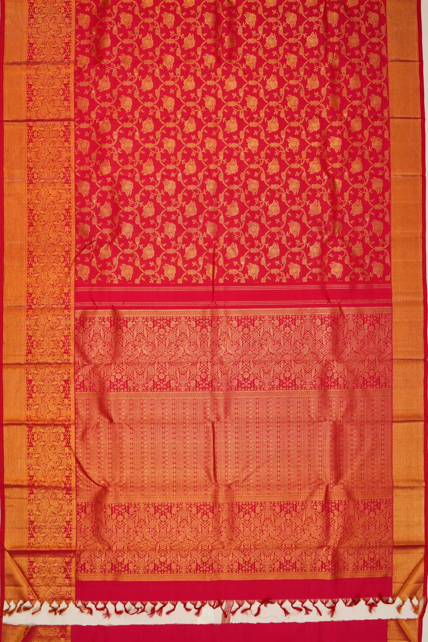 kanchipuram-silk-jaal-red-saree-1215348067