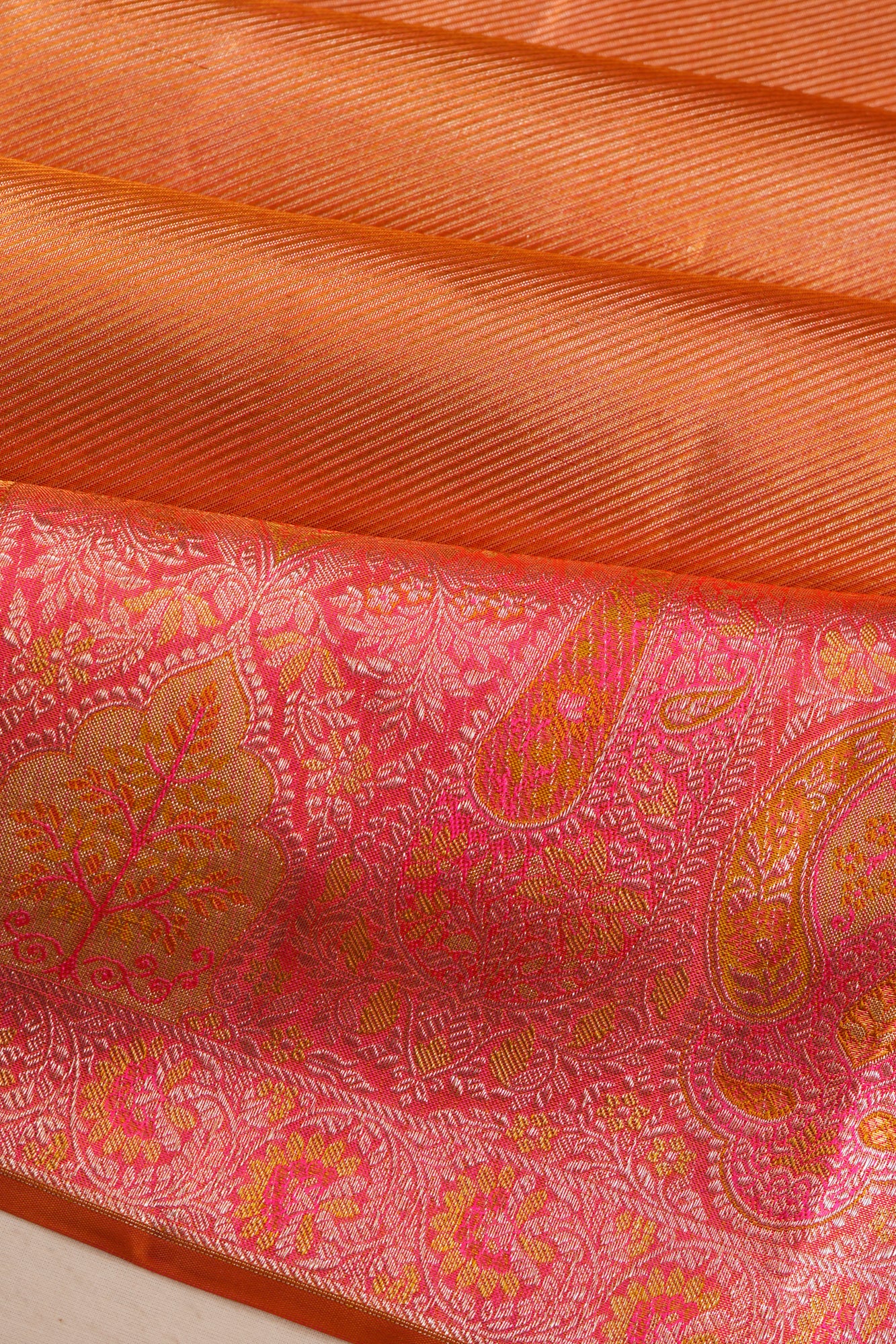 Kanchipuram Silk Tissue Diagonal Lines Gold Saree
