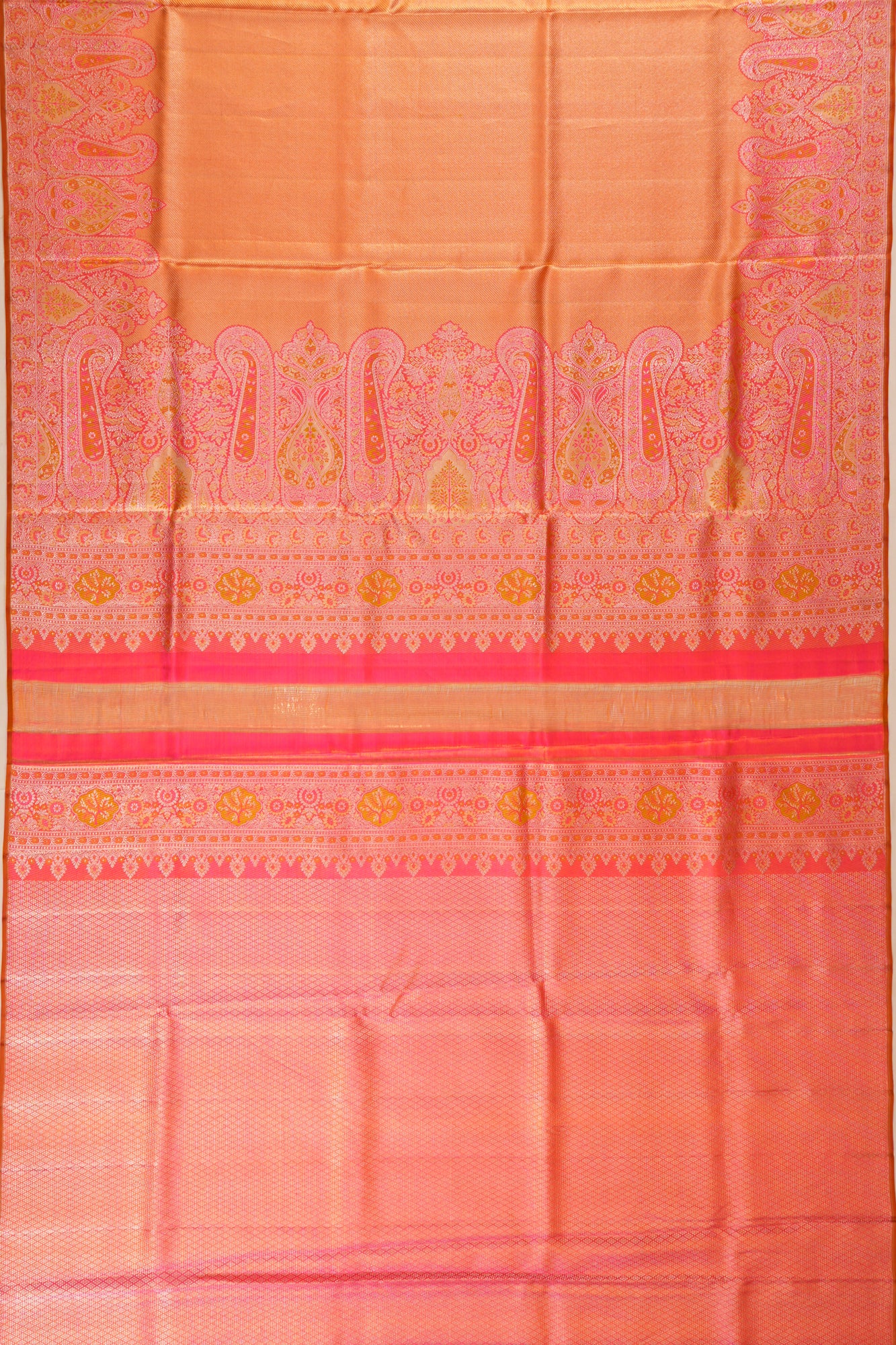 Kanchipuram Silk Tissue Diagonal Lines Gold Saree