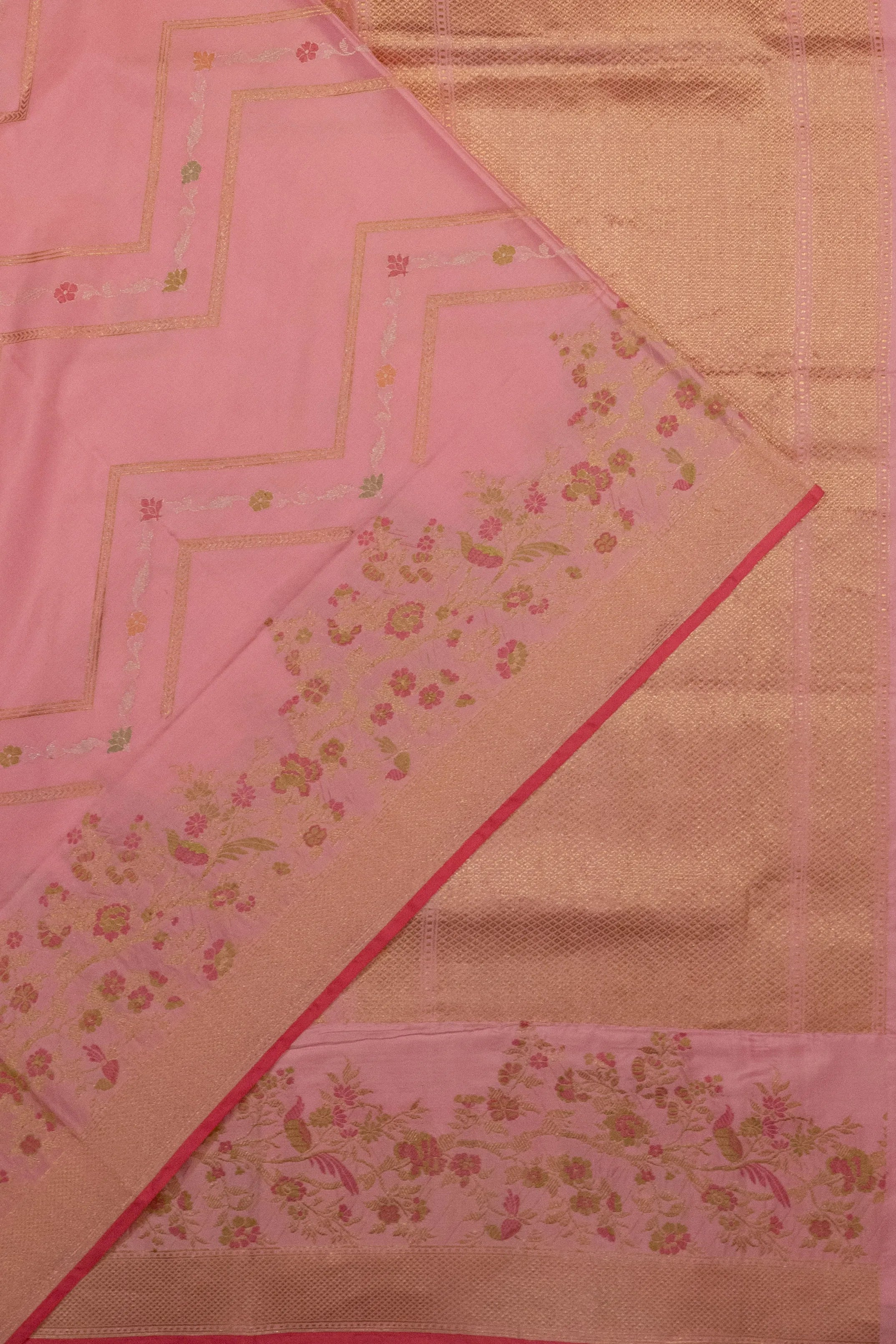 Banarasi Silk Zig Zag Lines Baby Pink Saree