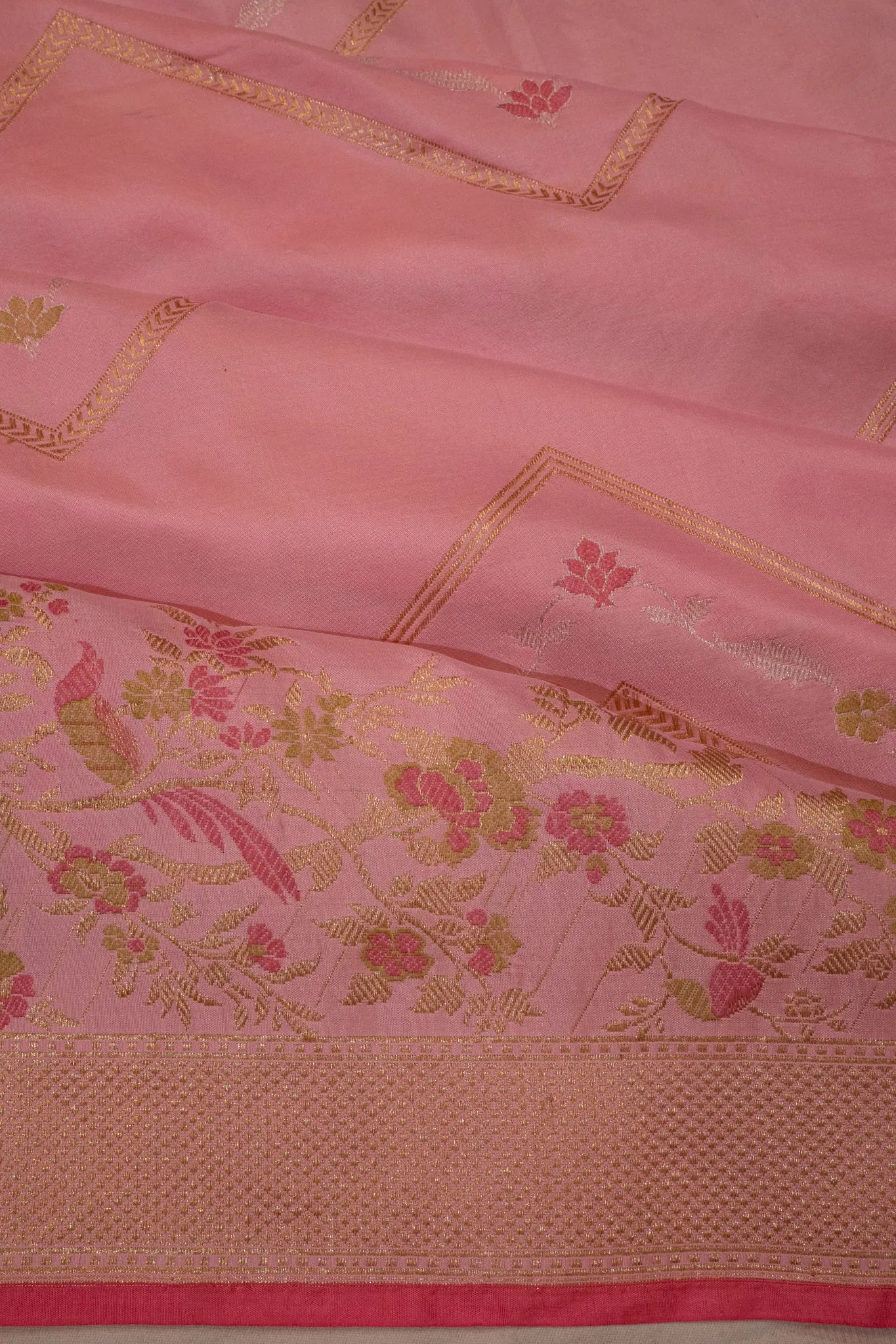 Banarasi Silk Zig Zag Lines Baby Pink Saree