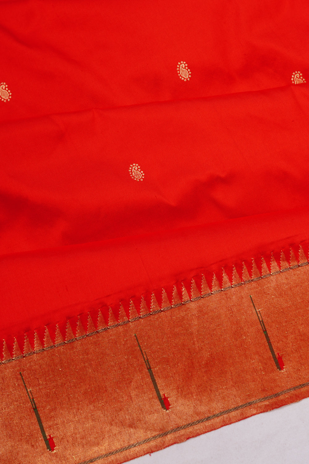 Paithani Silk Butta Red Saree With Muniya Border