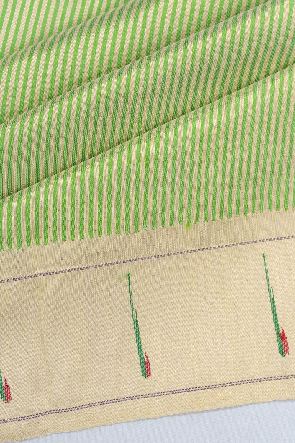 Paithani Silk Vertical Lines Pastel Green Saree With Single Muniya Border