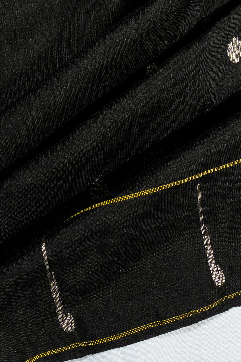 Paithani Silk Butta Black Saree With Single Muniya Border