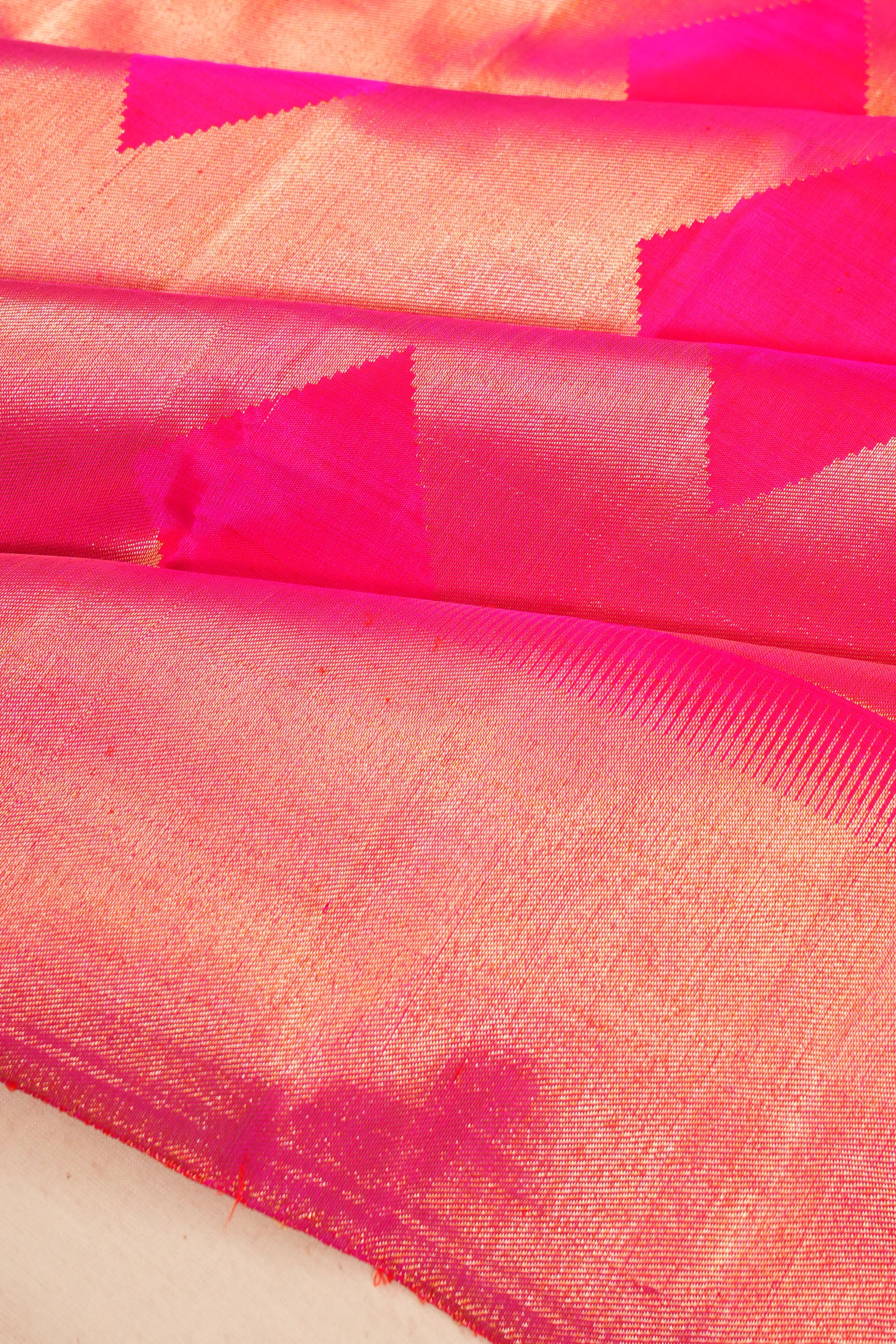 Kanchipuram Silk Geometrical Brocade Rani Pink Saree