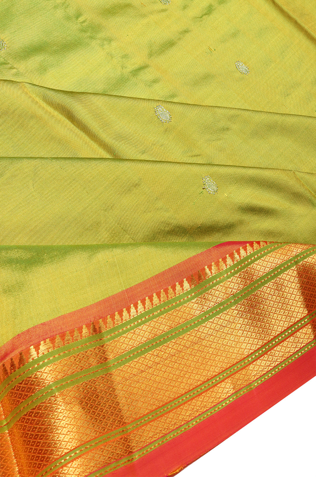 Muniya Silk Butta Green Saree