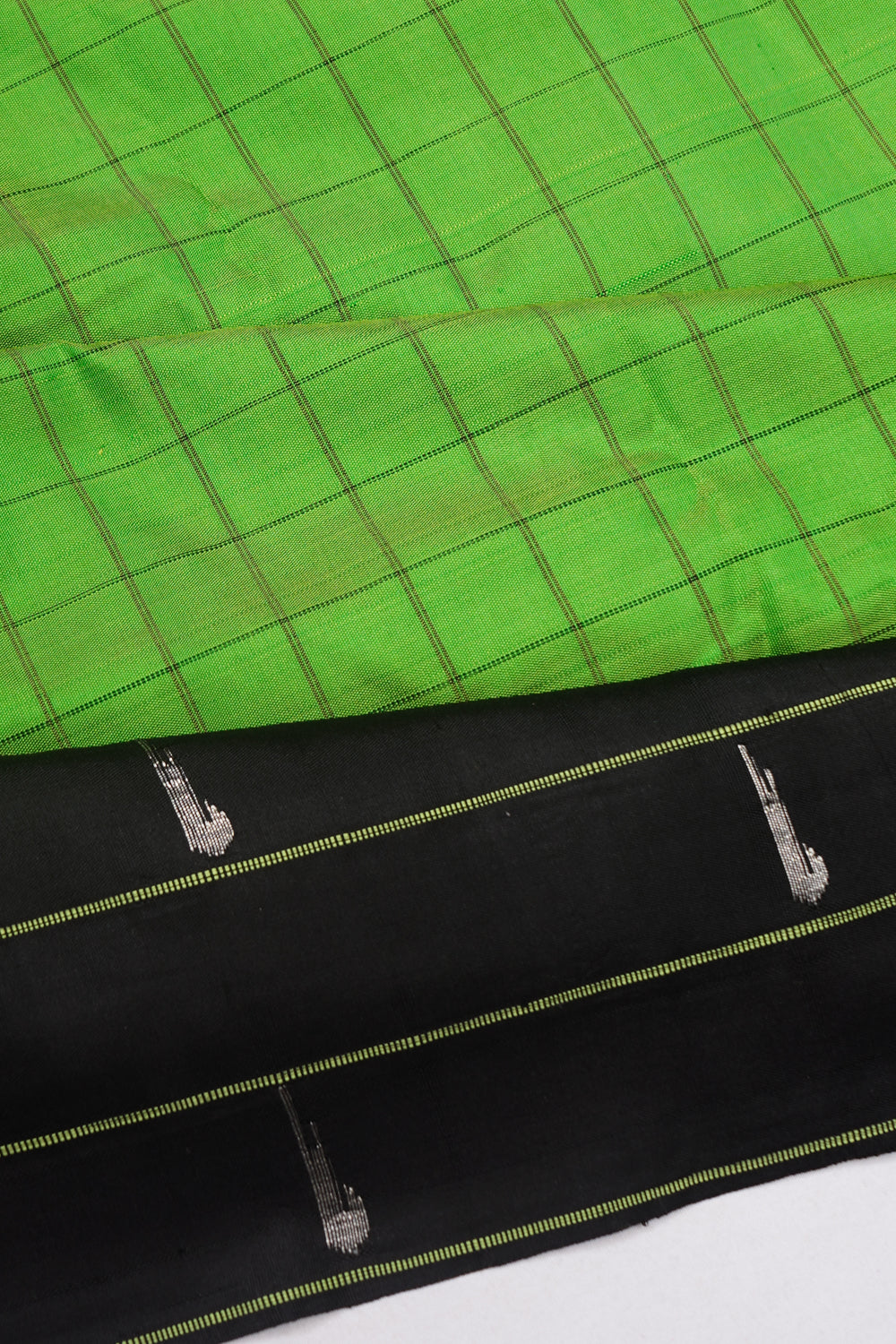 Paithani Silk Checks Green Saree With Triple Muniya Border