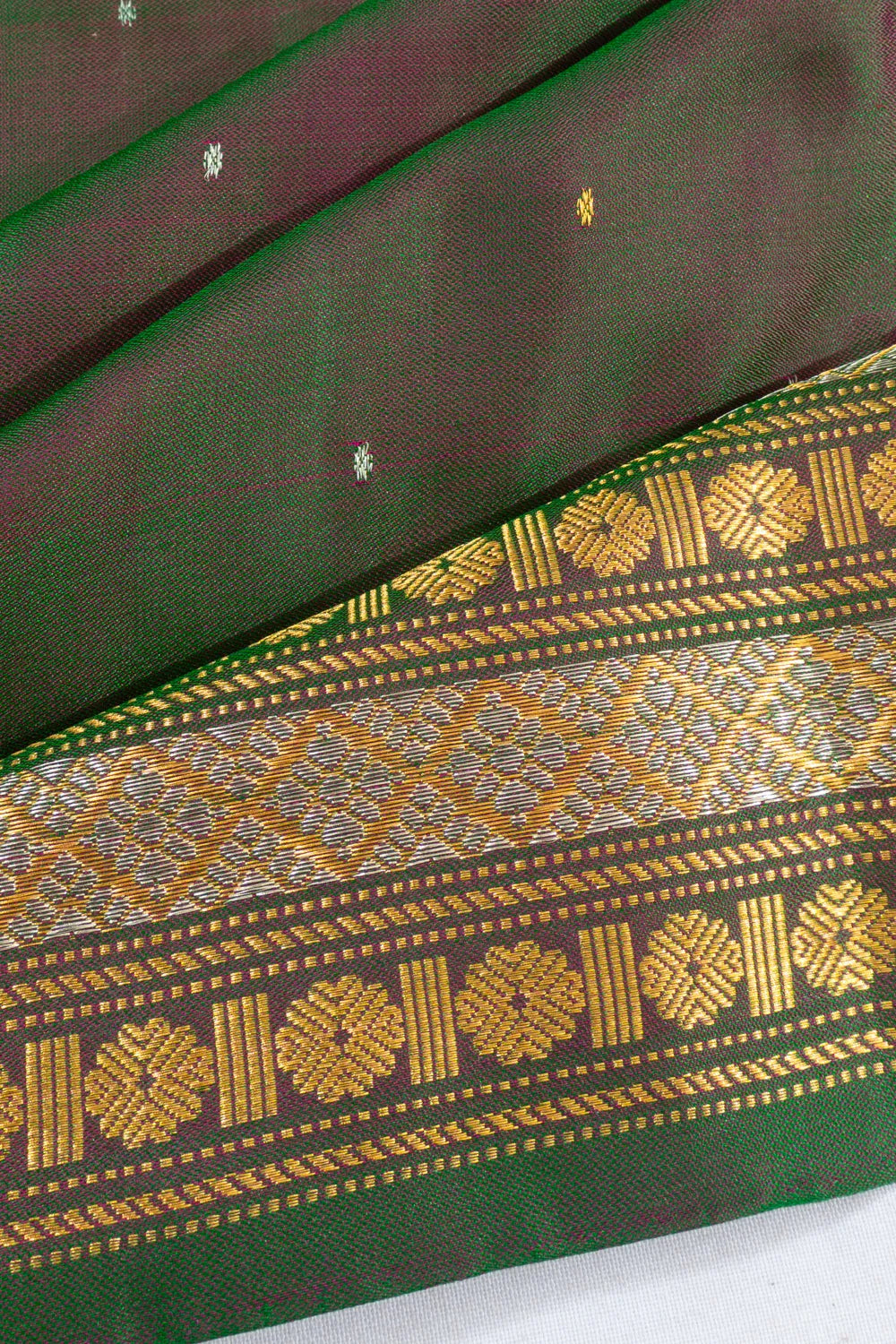 Kanchipuram Silk Butta Dual Tone Maroon And Green Saree