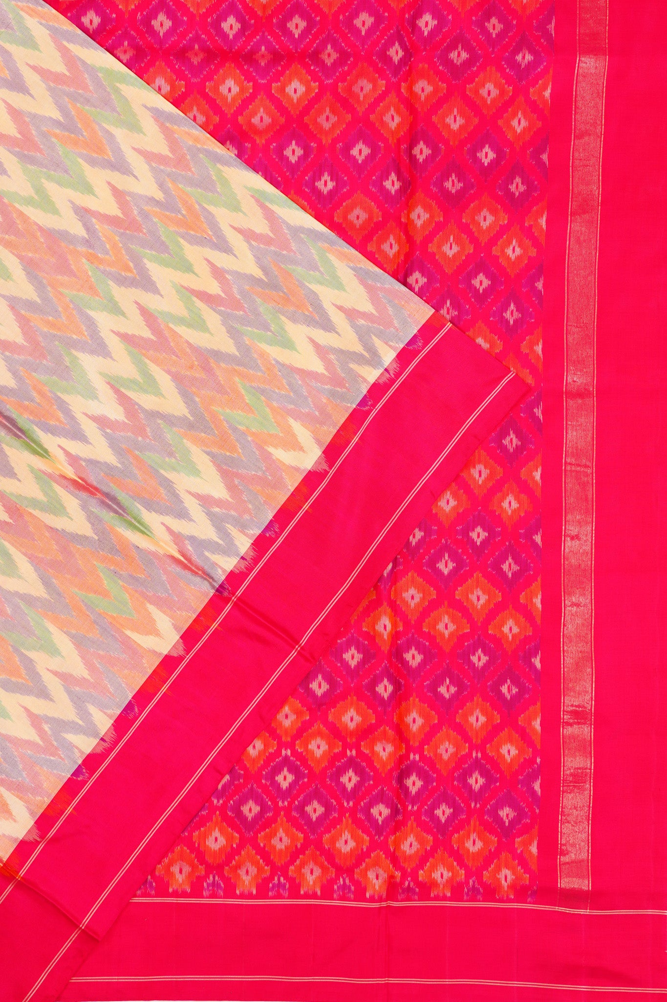 Pochampally Silk Ikat Zig Zag Lines Cream Saree